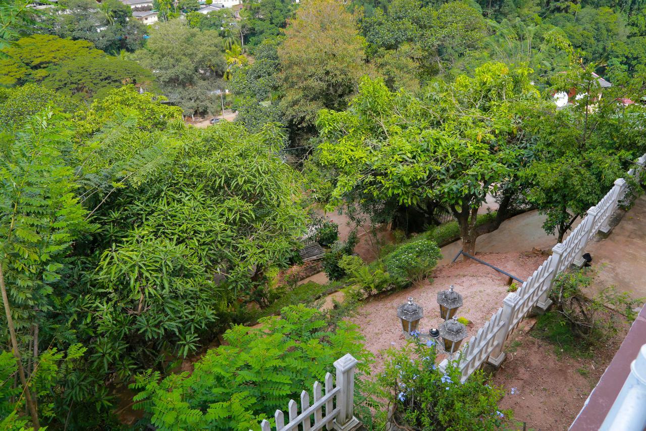 Villa Serene Kandy Bagian luar foto