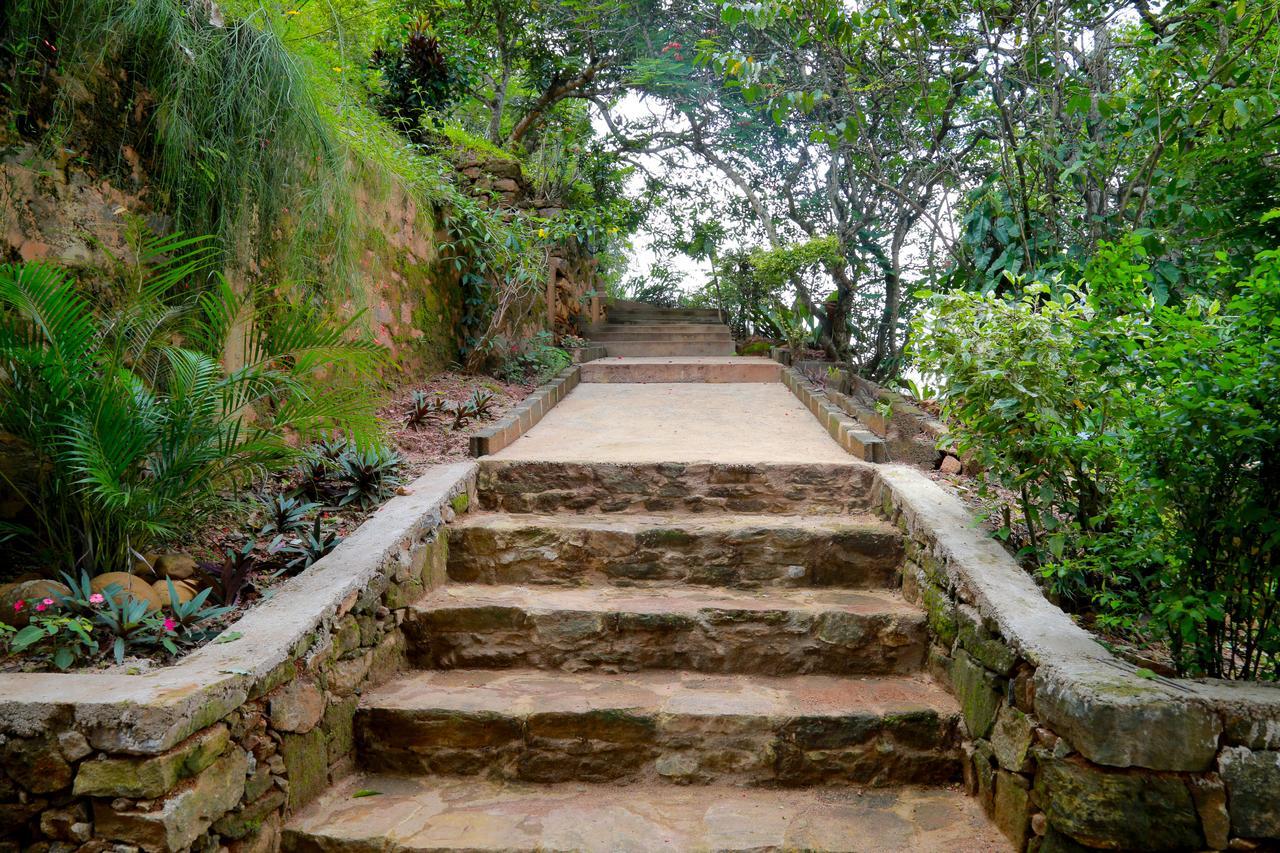 Villa Serene Kandy Bagian luar foto
